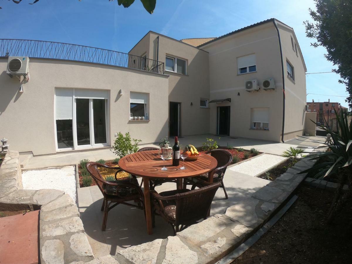 Faveria Apartments Amphitheater With Free Parking PUY Exterior foto